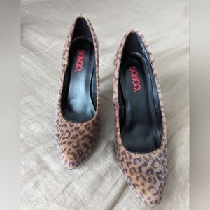 BONGO Fuzzy Animal Print Heels, SIZE 6.5